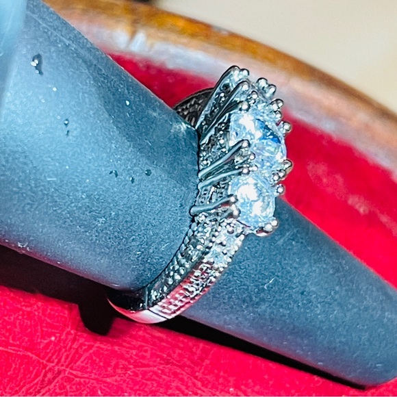 ♥️Classic 3-Stone 925 Sterling Silver Vintage Style Anniversary Ring! - Picture 2 of 16